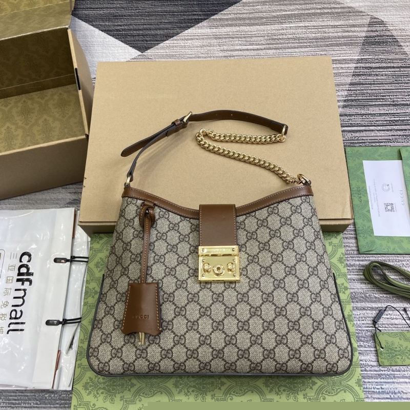 G*u*i shopping bags